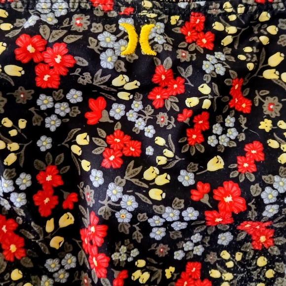 Hurley Flower Print Bikini - Picture 6 of 6
